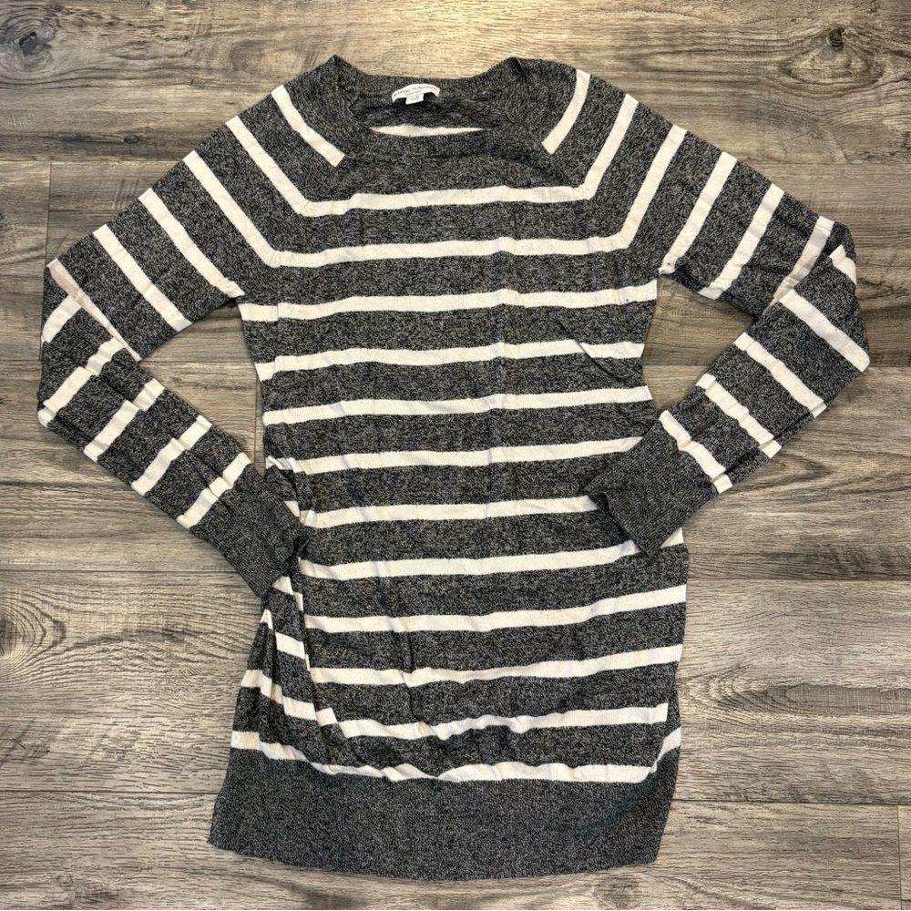 Liz Lange Maternity Sweater - Medium